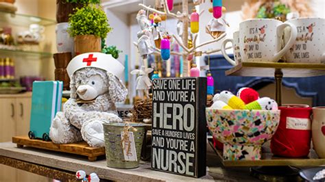 uams gift shop hours